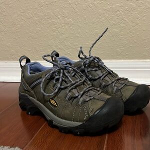 Keen hiking shoes